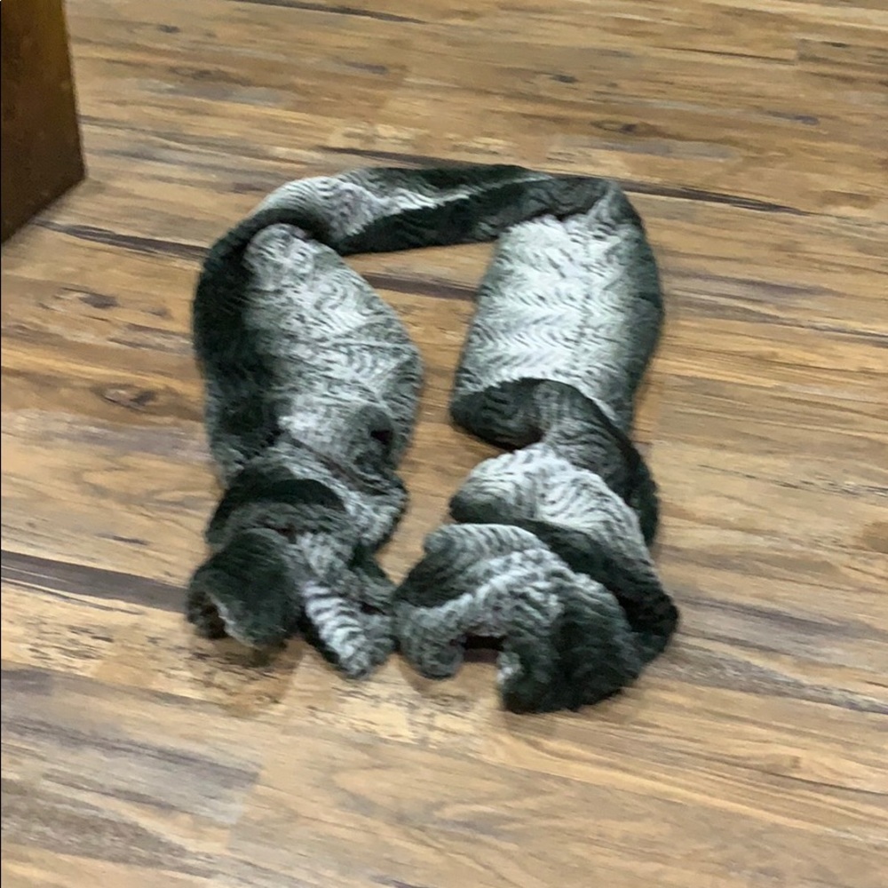 Faux fur scarf